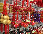 從小被收養華裔在多倫多唐人街過中國新年