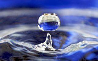 水的神奇極端狀態：超離子態和量子態