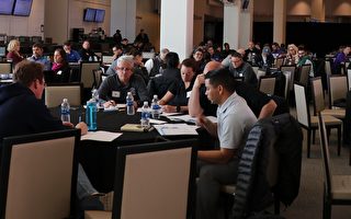 49人隊培訓舊金山灣區300教職  支持青年橄欖球隊