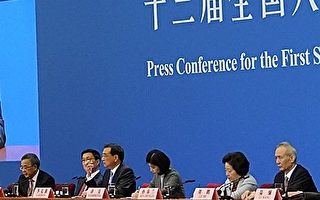 3月19日，韩正（左二）、孙春兰（右二）、胡春华（左一）和刘鹤（右一）出任中共副总理。 (Lintao Zhang/Getty Images)