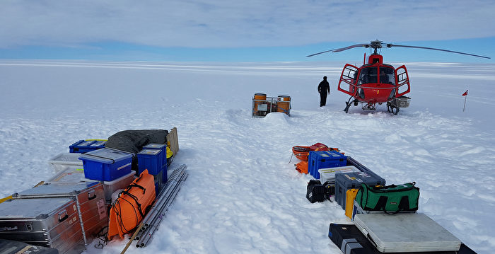 美国科学家在南极洲丢掉钱包后的五十三年里收回了钱包| 保罗·格里森（Paul Grisham）
