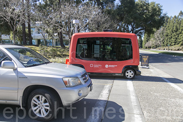加州无人驾驶巴士在旧金山湾区正式上路
