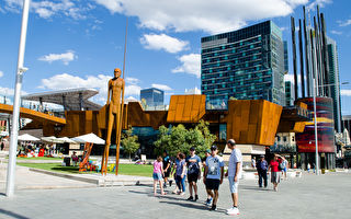 西澳市区广场为何以原住民英雄“亚甘”命名？