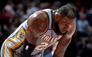 NBA詹皇30分无用 骑士难敌76人团队