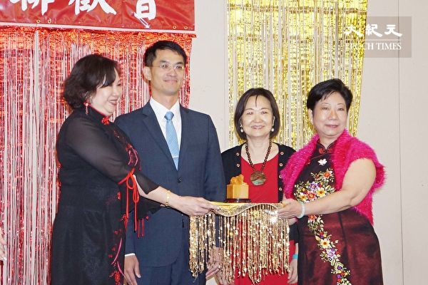 世界廣東同鄉會休斯頓分會新舊會長交接