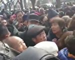 各地访民涌现 中共两会信访局被挤爆