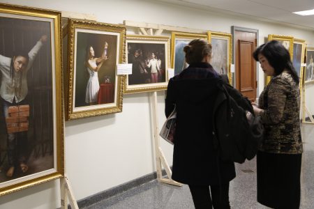 3月21日到23日「真善忍國際美展」在新澤西州府議會大廈種展出。