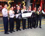 四結福德廟贈巡邏車 局長頒發感謝狀