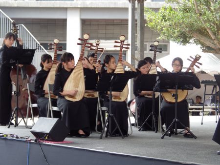 多功能藝廊啟用典禮， 國樂班的演奏。