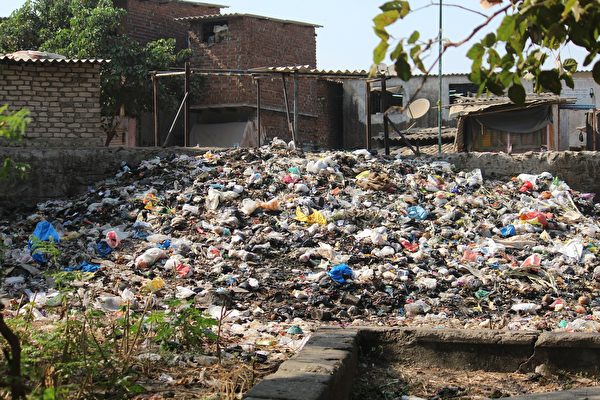 https://pixabay.com/zh/photos/scrap-dirty-trash-dump-dumping-166495/