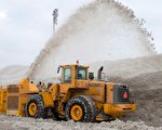 卡城3座積雪場堆雪如山 初秋才能融盡