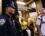 鄰里執警入地鐵站 站內將設警務站