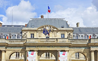 法国最高行政法院（Conseil d'Etat）正门。（关宇宁/大纪元）