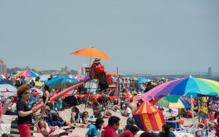 紐約市八大海灘 27日起正式開放