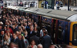 英新列車表致鐵路混亂乘客不滿