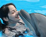 为国牺牲？ 传间谍海豚被俄抓走后集体绝食亡