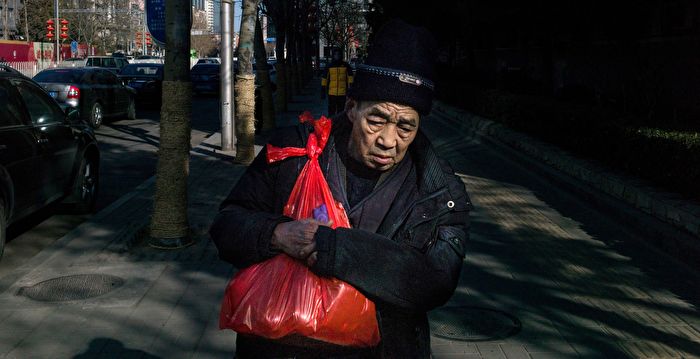 养老金每月不足两百元 中国农村老人生存艰难