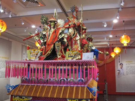 本次特展首度结合云林县内代表台湾意象的“艺阁与布袋戏”。
