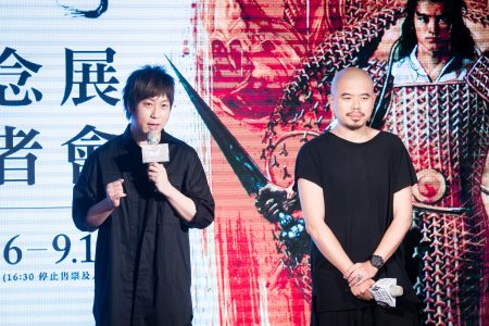 五月天主唱阿信（左）與MV導演陳奕仁（右）分別談到對漫畫大師鄭問的看法與認識。