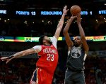 NBA杜蘭特庫里繳61分 勇士堵死鵜鶘外線