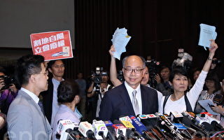 香港一地兩檢爭議聲中三讀通過