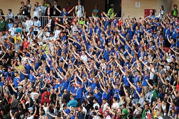 Iceland's supporters cheer their team during the Russia 2018 World Cup Group D football match between Argentina and Iceland at the Spartak Stadium in Moscow on June 16, 2018. (Photo by Francisco LEONG / AFP) / RESTRICTED TO EDITORIAL USE - NO MOBILE PUSH ALERTS/DOWNLOADS (Photo credit should read FRANCISCO LEONG/AFP/Getty Images)