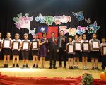 涂醒哲重回母校參加崇文國小120年畢業典禮