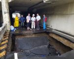 台南豪大雨 地下道坍方3名骑士跌落