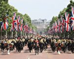 组图：英国女王生日阅兵游行