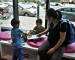 伊曼紐推動芝加哥市給4歲童免費入托