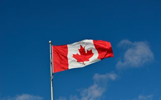 加拿大已经降国旗半年 特鲁多拒升国旗