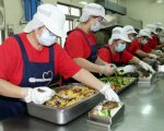 協和送餐改採不鏽鋼餐盒   苗縣長肯定貼心又環保
