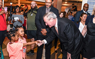 费城市长和近千儿童共庆免费幼儿园项目周年