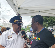 费城警长向社区推广公共安全信息