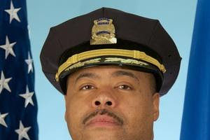 波士顿首位非裔警察局长上任