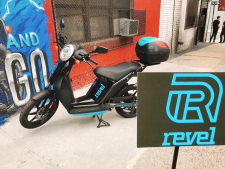 Revel Transit推出的轻型电动摩托车。