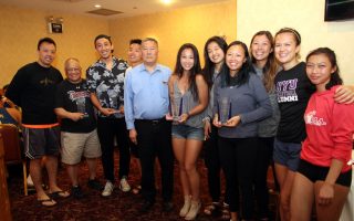 北美華人排球賽 鷹威隊獲男女組冠軍
