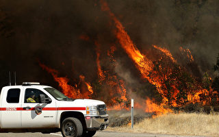 組圖：北加州野火 5人死17失蹤 3.8萬疏散