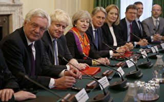 兩內閣大臣辭職 英國脫歐再陷泥潭