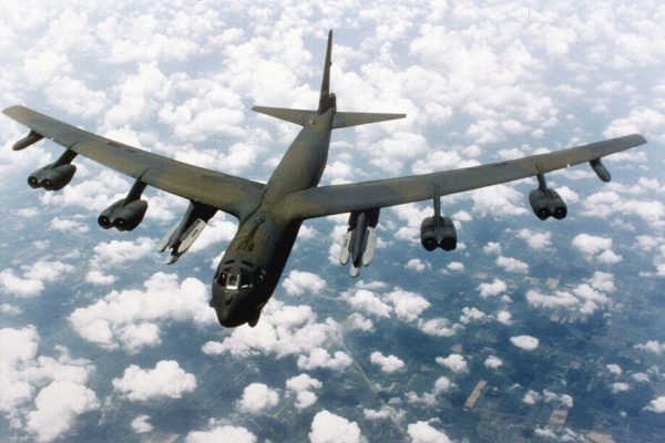 美空軍B-52轟炸機成功測試高超音速導彈