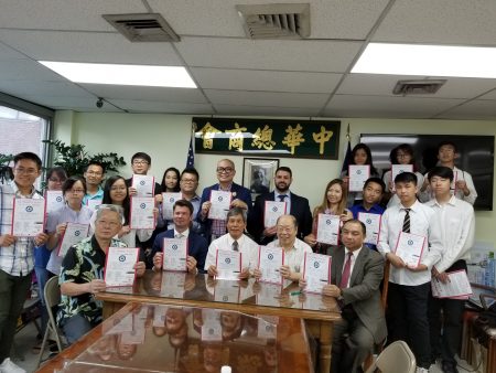 中华总商会及寿星花园疗养院集团16日宣布，将于8月26日联合举辨工作招聘会。