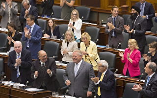 安省议会通过法案 多伦多市议员减至25名