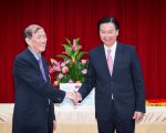 医疗外交受肯定 吴钊燮颁中国医药大学“外交之友”奖