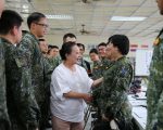 嘉義縣長張花冠慰問協助救災的國軍