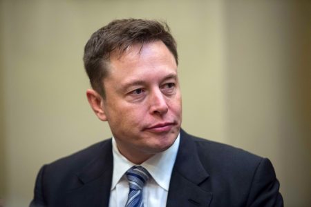 美國電動車大廠特斯拉（Tesla）執行長馬斯克（Elon Musk）近日表示，放棄將公司私有化的想法。圖為資料照。