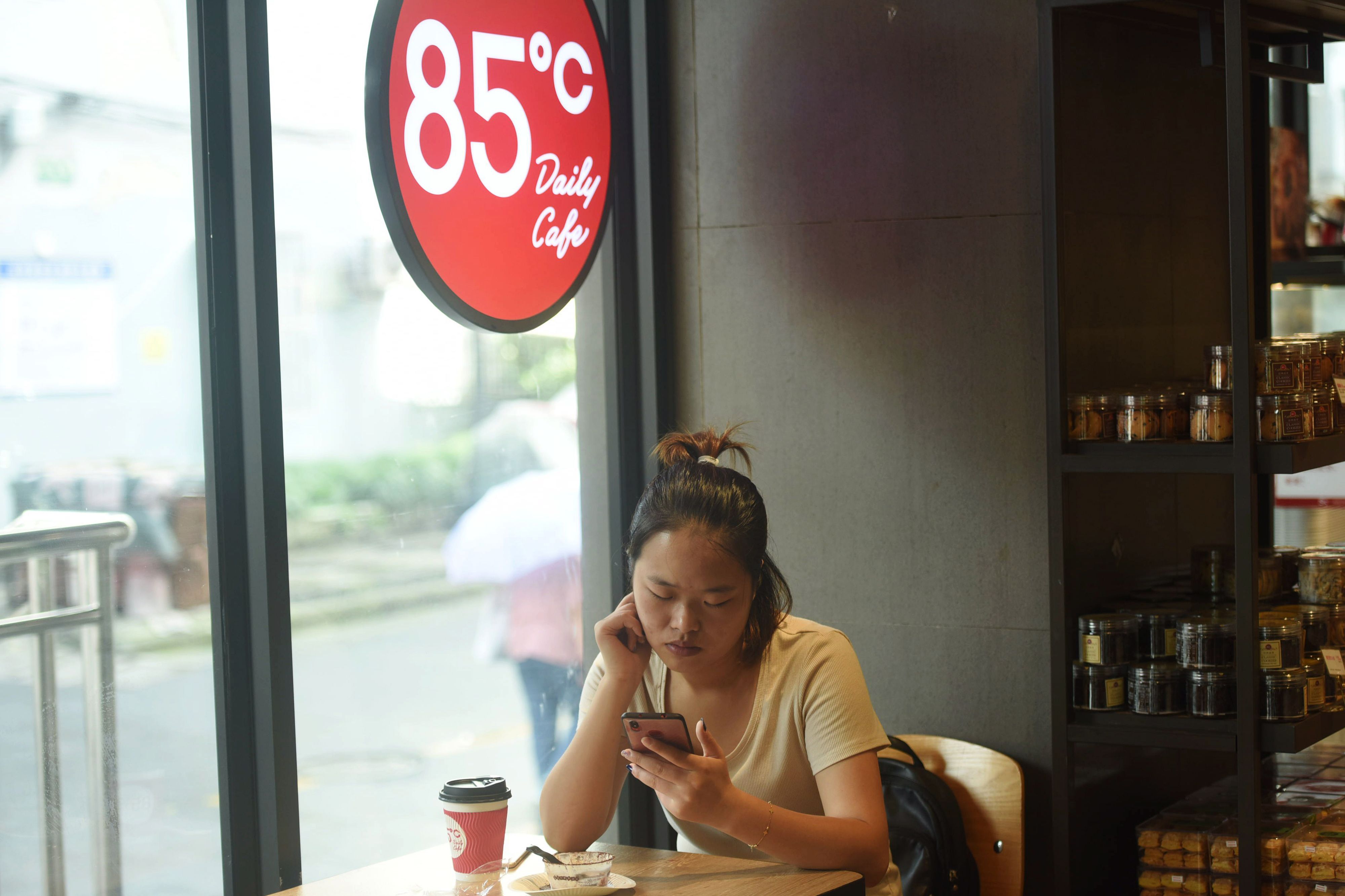 专家看时事：一杯咖啡引起的中台冲突| 85度C | 蔡英文| 中共打压| 大紀元