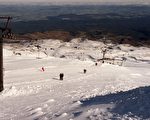 北島滑雪勝地發生巨大雪崩 滑雪場被關閉