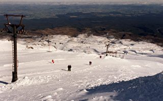 北島滑雪勝地發生巨大雪崩 滑雪場被關閉