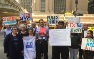 纽约50组织要求州长对MTA专款专用