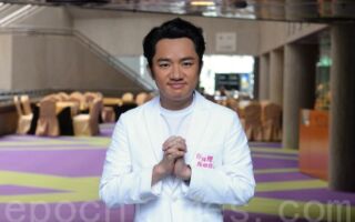 友人命丧宏福苑大火 王祖蓝忆述内心煎熬过程